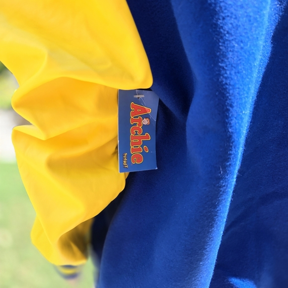 Archie Comics Jacket - Picture 5 of 9